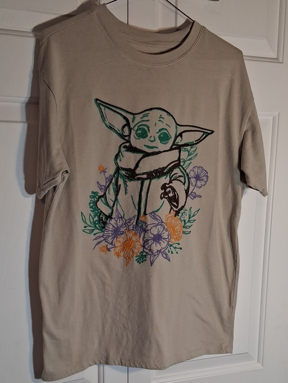 Star Wars- Freeze-Beige Tee Baby YODA with Floral Grogu Graphic Embroidered